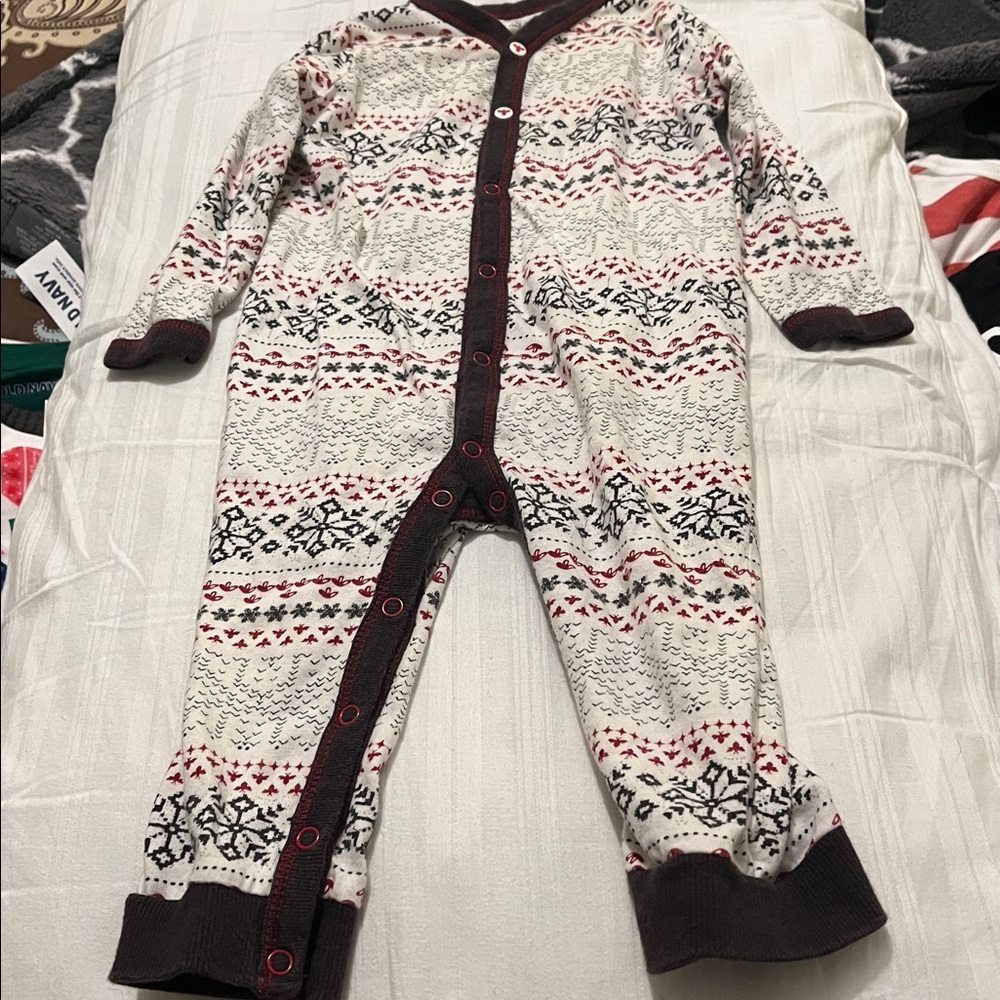 Winter Button-Up onesie - Picture 2 of 3